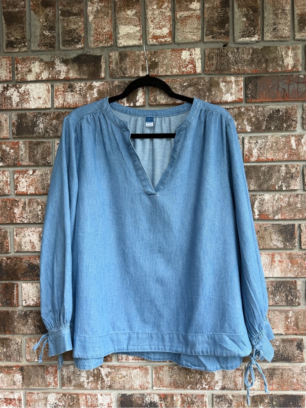 Old Navy Blue V-Neck Chambray Tunic Top